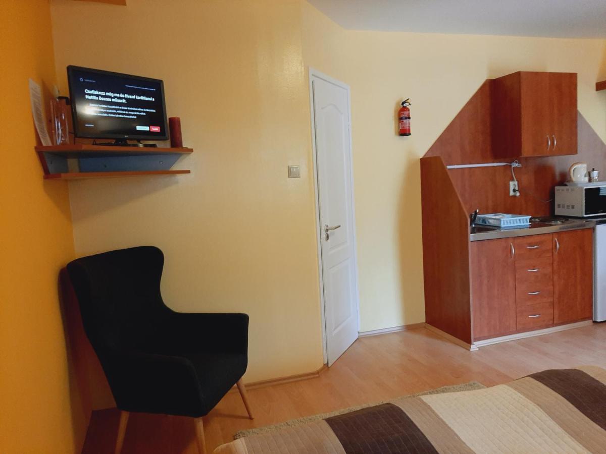 Aqua Apartman Gyula Exteriér fotografie